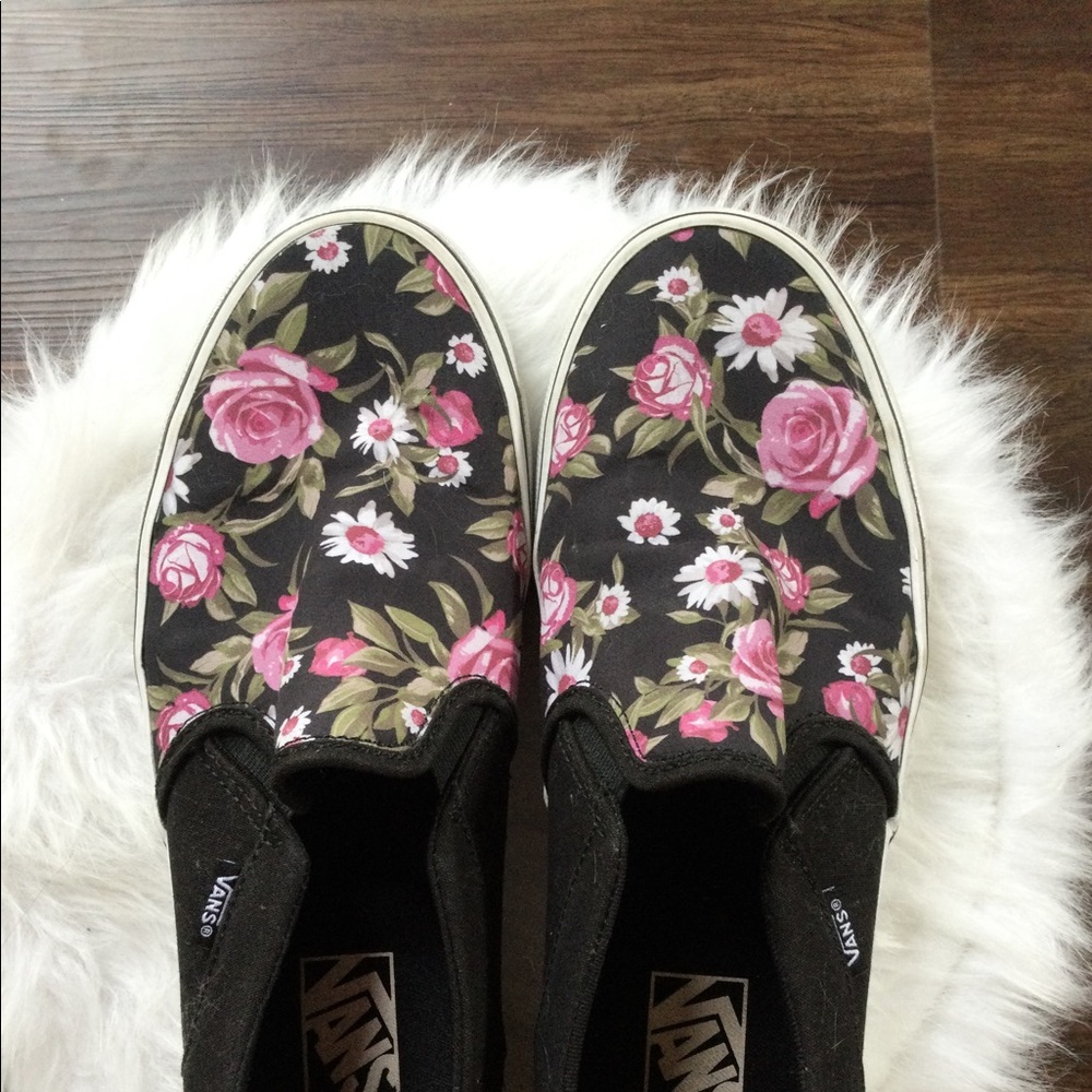 Black Floral print slip on Vans size 9.5